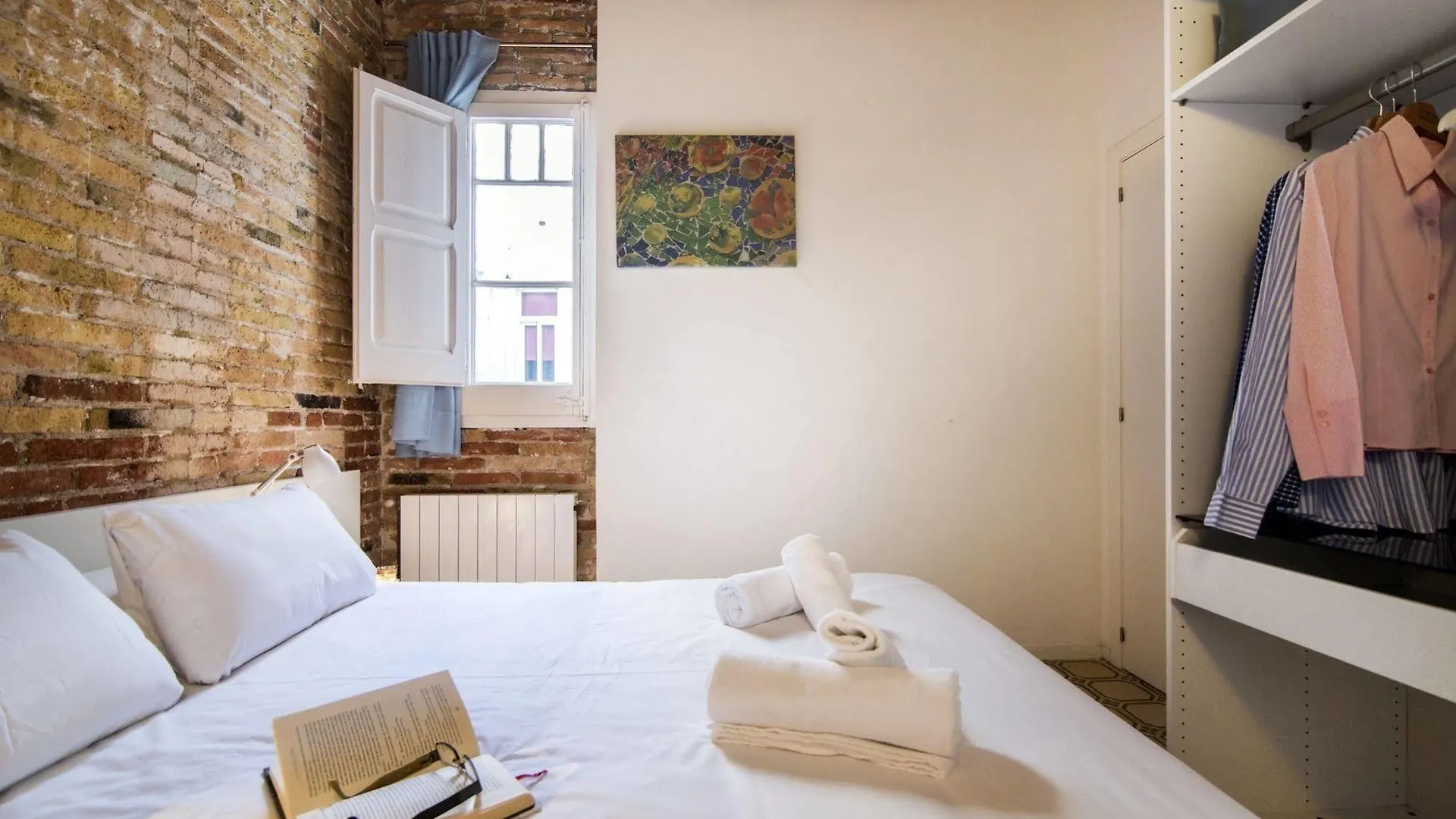 Apartamento Happy People Sagrada Familia St Pau Barcelona 0*,