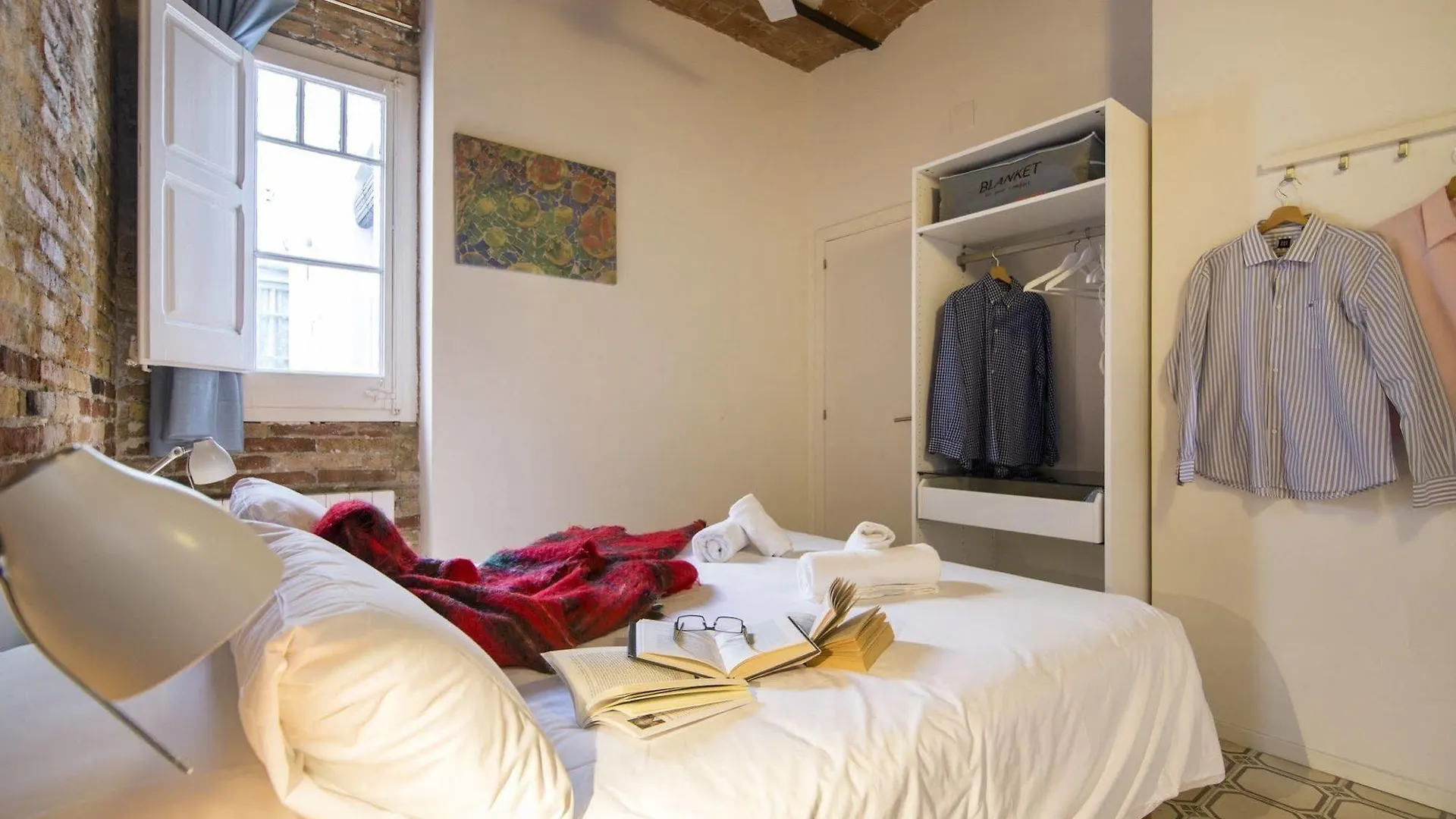 Apartamento Happy People Sagrada Familia St Pau Barcelona 0*,