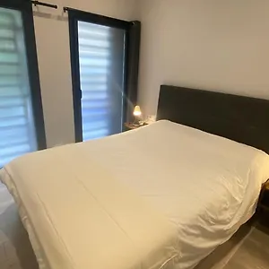 Candi House Apartamento