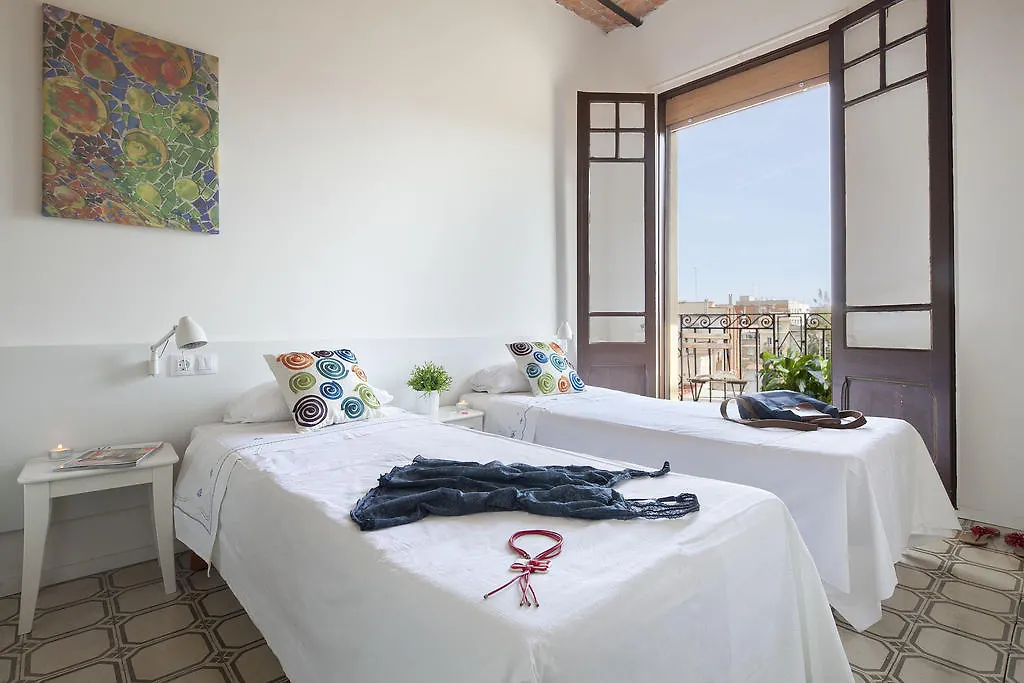 Happy People Gaudi Sant Pau Apartments Barcelona Spanien